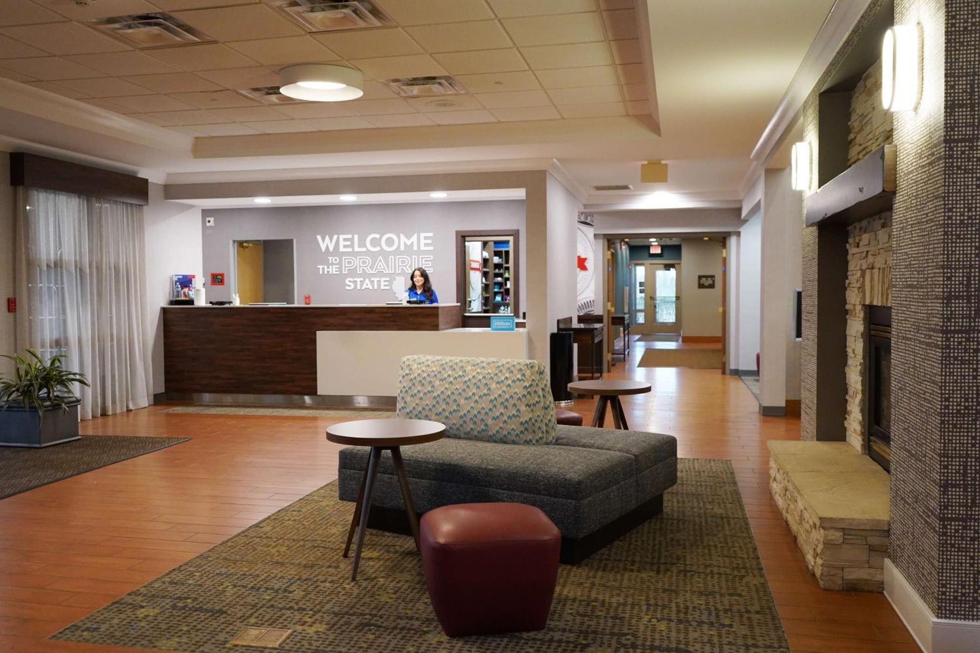 Hampton Inn & Suites Chicago/Aurora Exterior foto